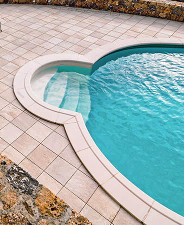 margelles et couvertines en pierre