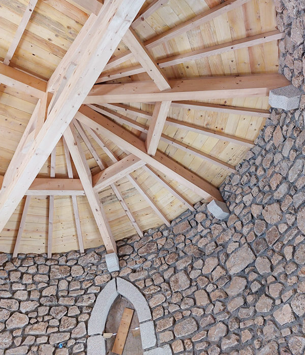 Rénovation d'une église en pierre